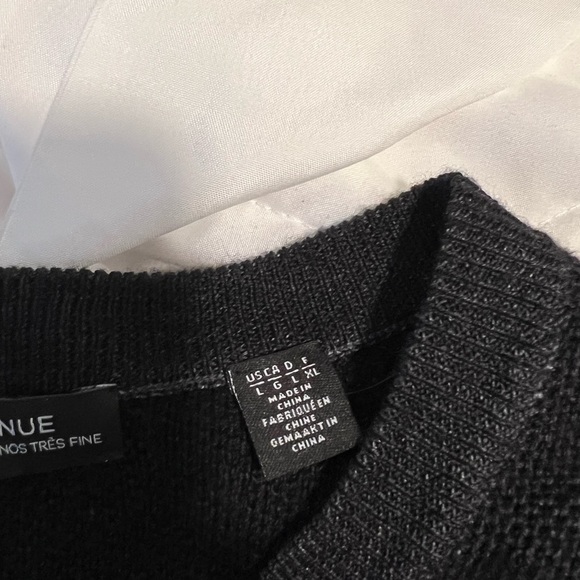 •SAKS FIFTH AVENUE black sweater with tags - Picture 3 of 6